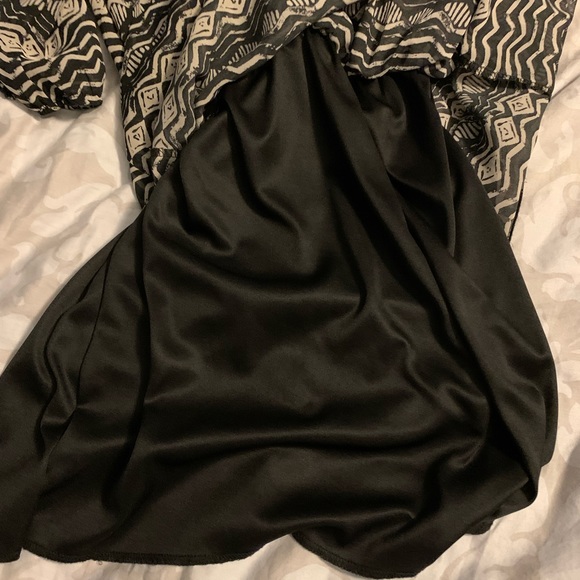 Dress - Picture 6 of 6